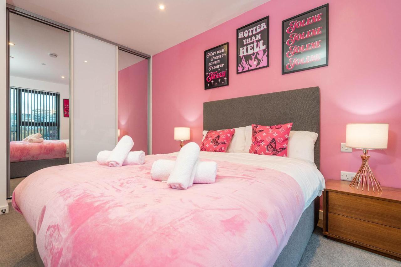 Maevela Apartments ☆ Pink Luxury Apartment With Balcony - Birmingham City Centre - 5 Min Walk From Bullring, Cube, Mailbox, New Street Station - Free Netflix & Wifi Esterno foto