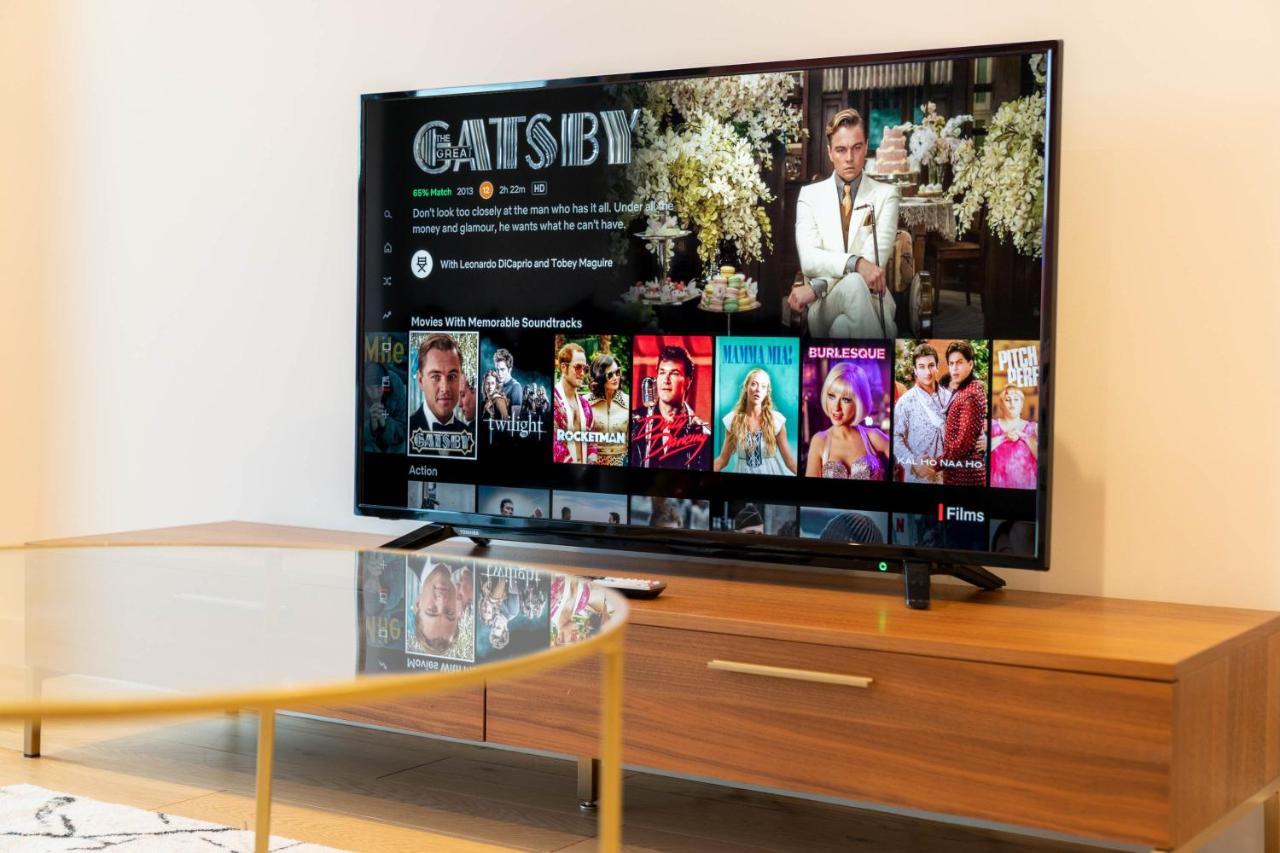 Maevela Apartments ☆ Pink Luxury Apartment With Balcony - Birmingham City Centre - 5 Min Walk From Bullring, Cube, Mailbox, New Street Station - Free Netflix & Wifi Esterno foto