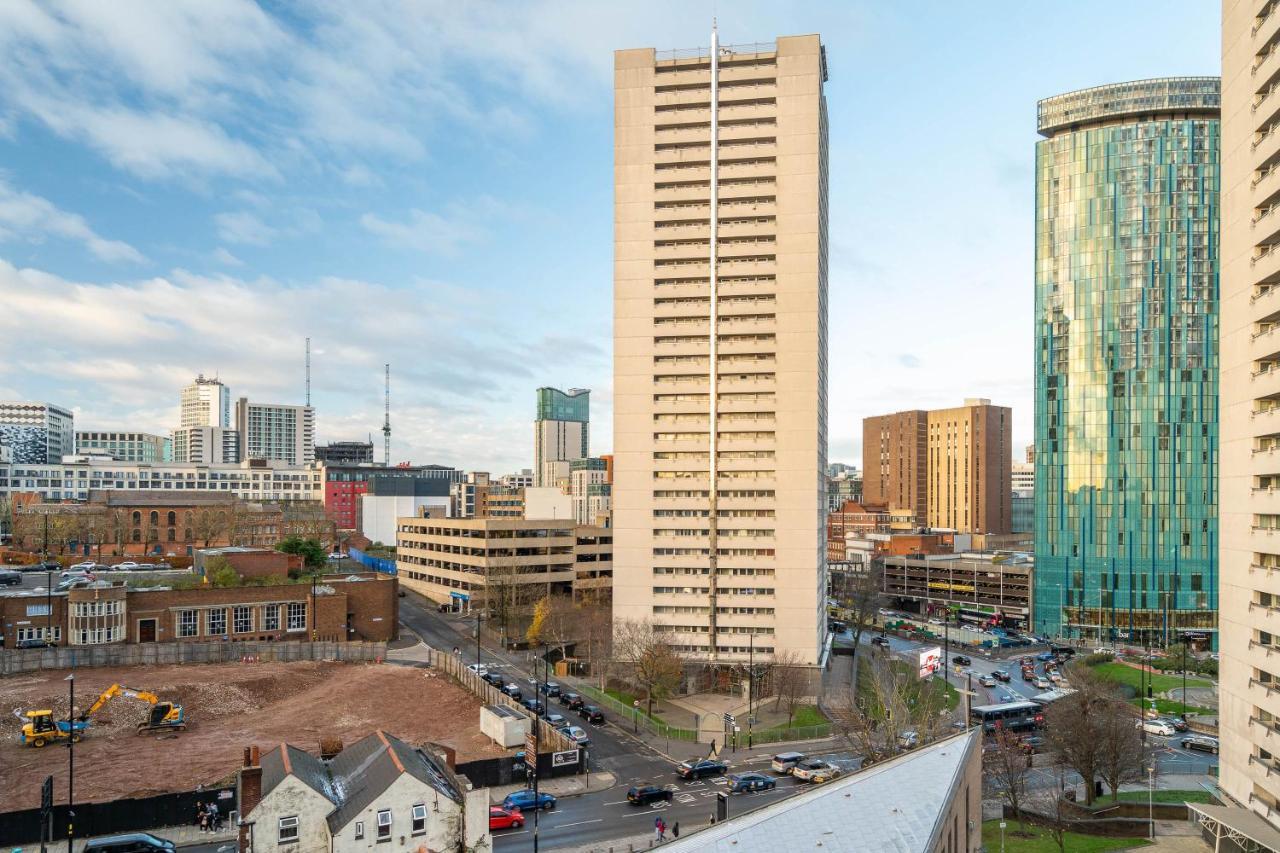 Maevela Apartments ☆ Pink Luxury Apartment With Balcony - Birmingham City Centre - 5 Min Walk From Bullring, Cube, Mailbox, New Street Station - Free Netflix & Wifi Esterno foto