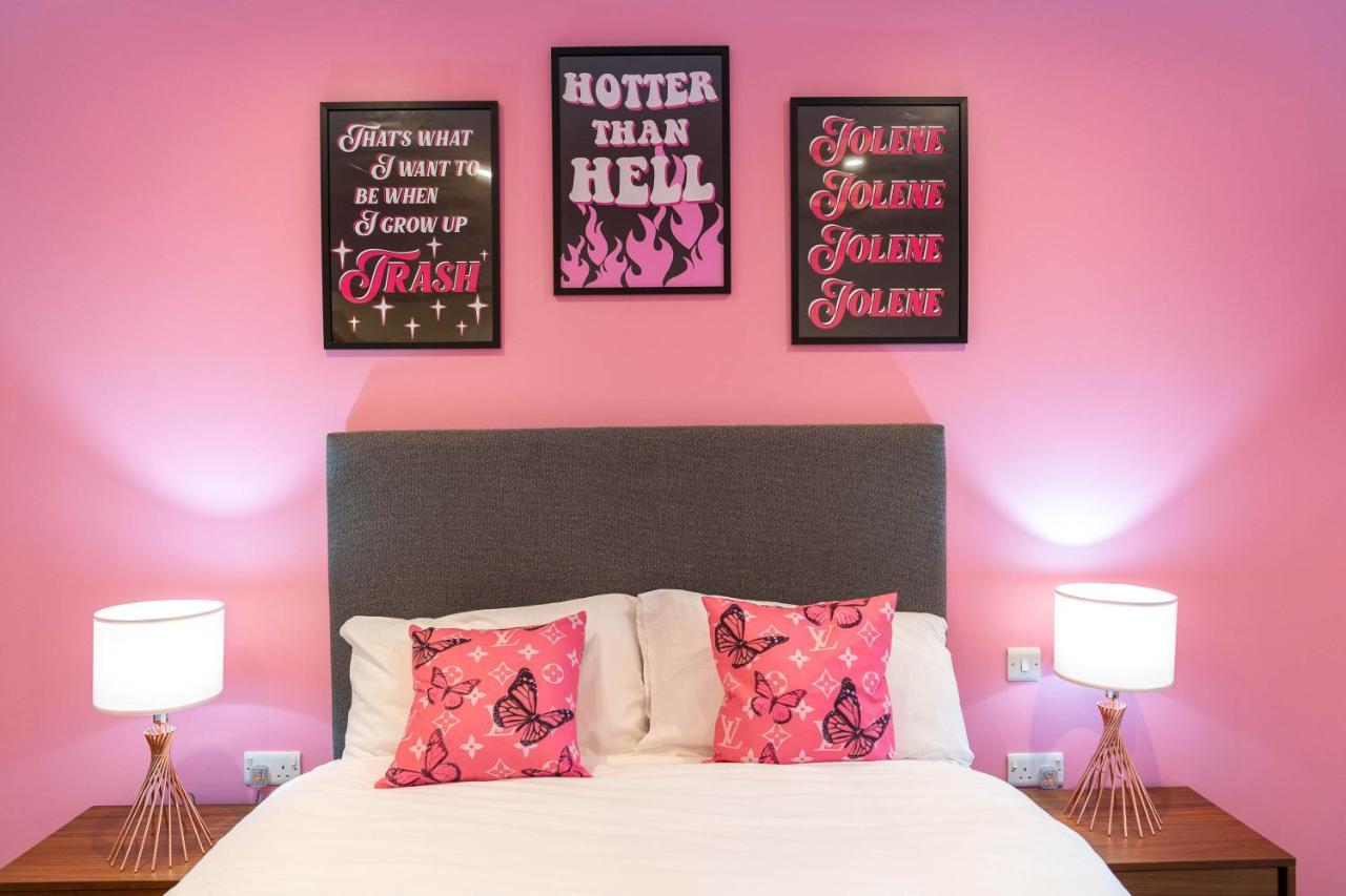 Maevela Apartments ☆ Pink Luxury Apartment With Balcony - Birmingham City Centre - 5 Min Walk From Bullring, Cube, Mailbox, New Street Station - Free Netflix & Wifi Esterno foto