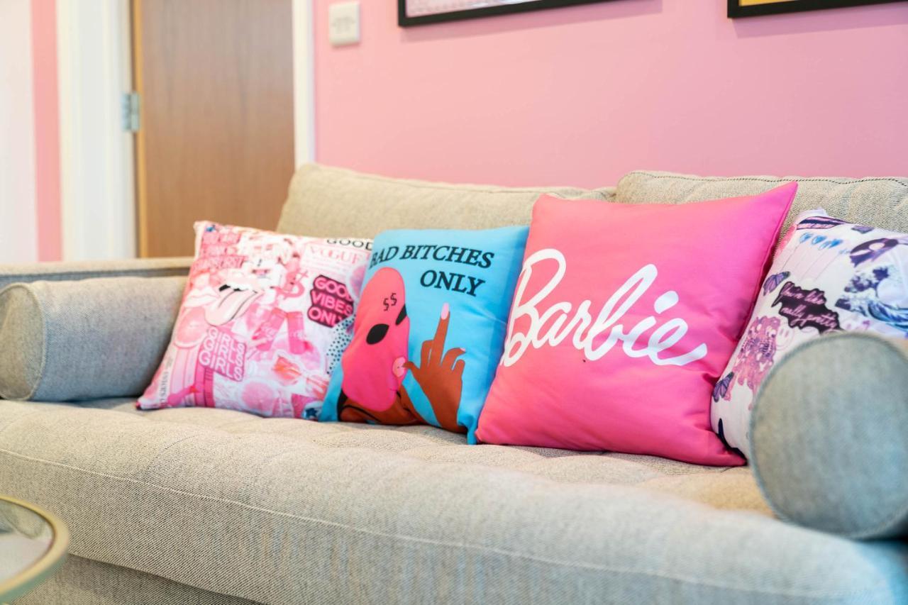 Maevela Apartments ☆ Pink Luxury Apartment With Balcony - Birmingham City Centre - 5 Min Walk From Bullring, Cube, Mailbox, New Street Station - Free Netflix & Wifi Esterno foto
